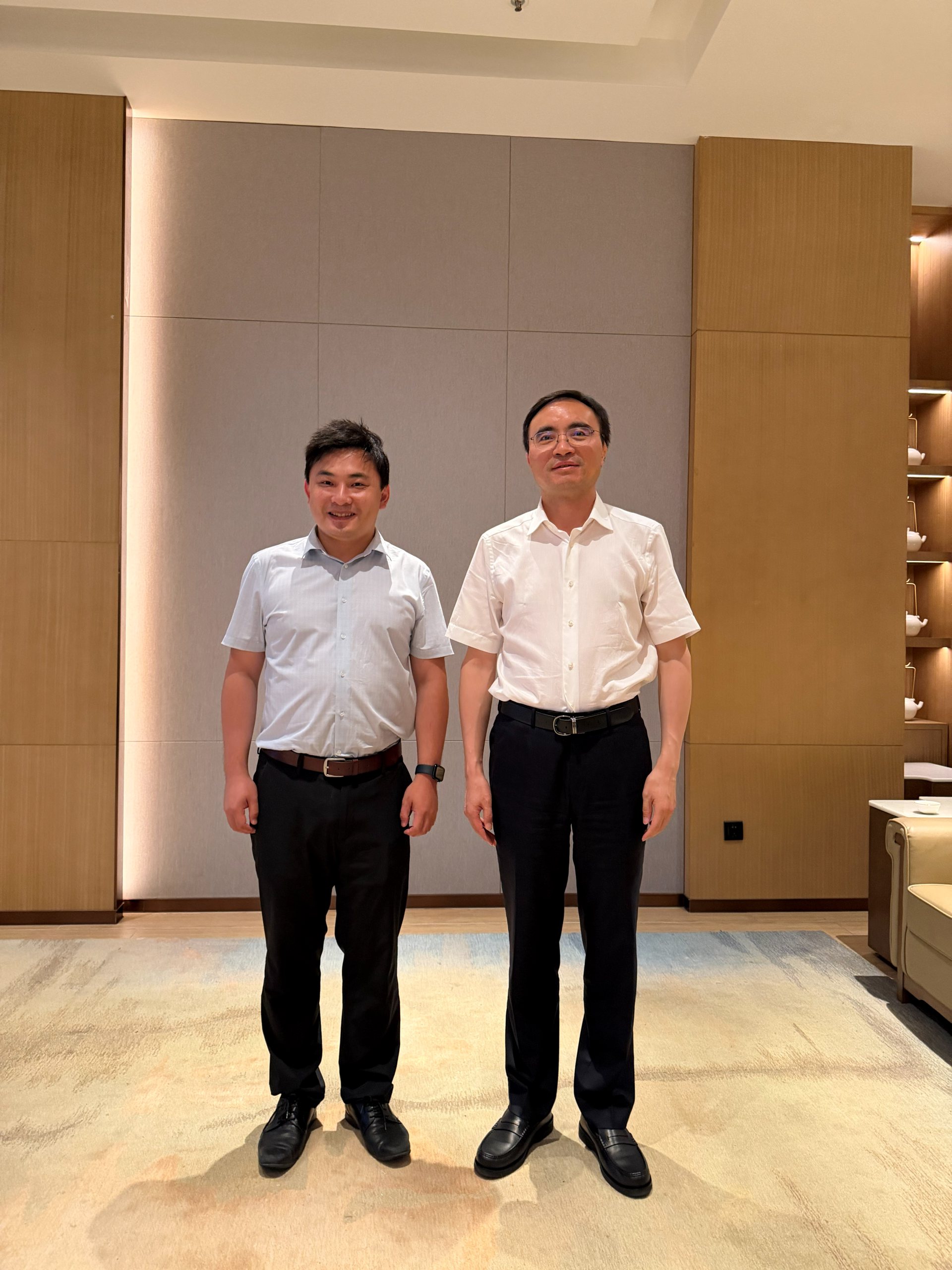 Professor Fan Mo during the Oxford high-level talent delegation visit to Suining